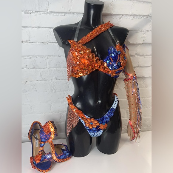 Wbff or fmg show bikini - Picture 4 of 4